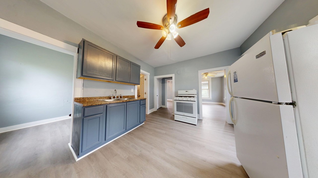 420 Church St - Photo 5 of 18