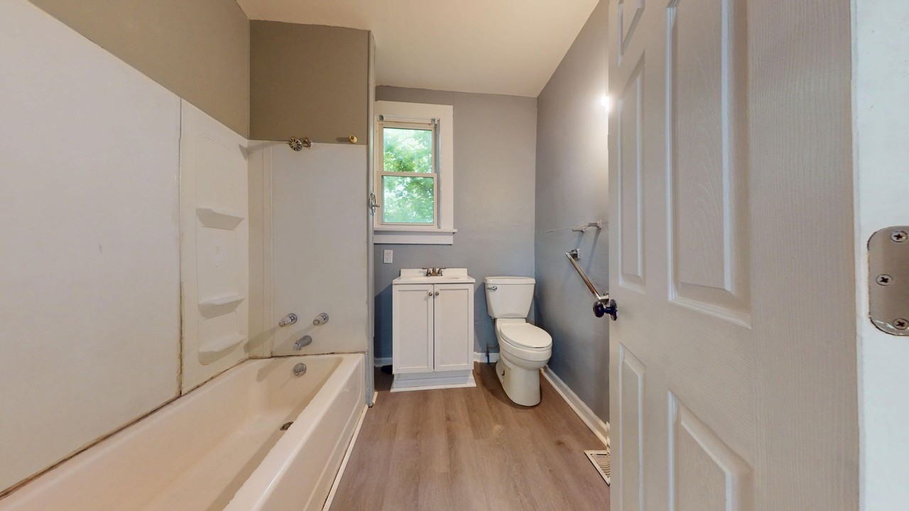 420 Church St - Photo 6 of 18