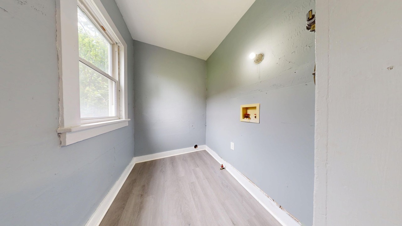 420 Church St - Photo 7 of 18