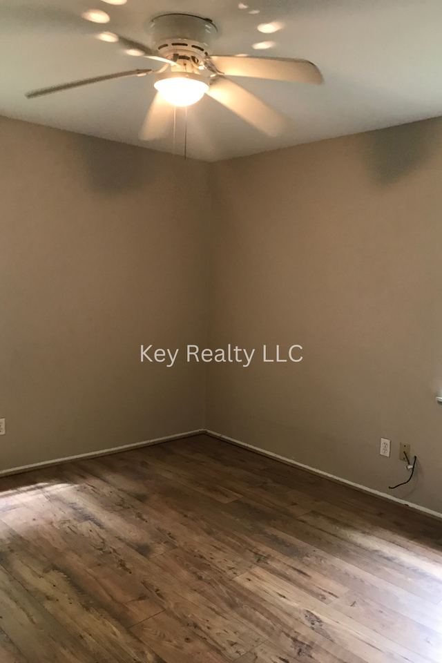 701 Avoyelles Dr - Photo 3 of 5