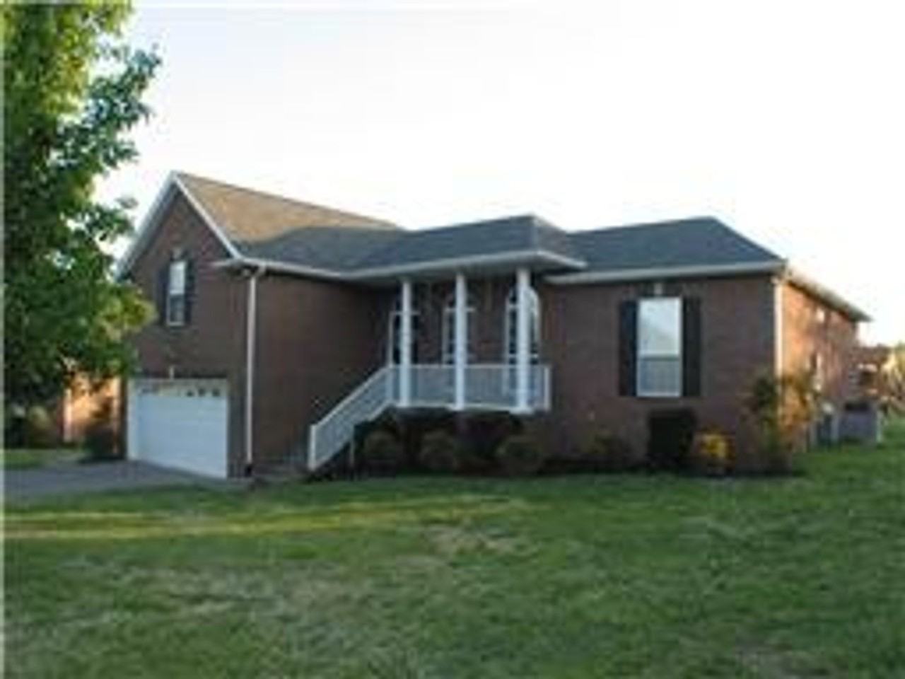 3222 Briarhill Ct - Photo 2 of 21