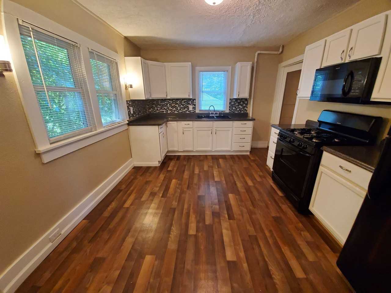 3101 Cleveland Ave - Photo 4 of 16