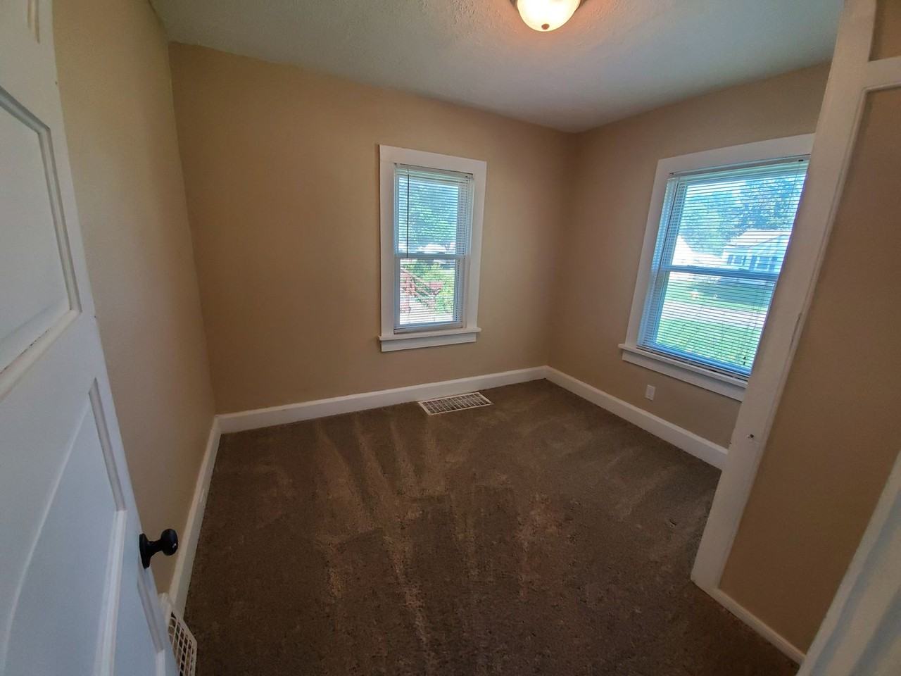 3101 Cleveland Ave - Photo 6 of 16