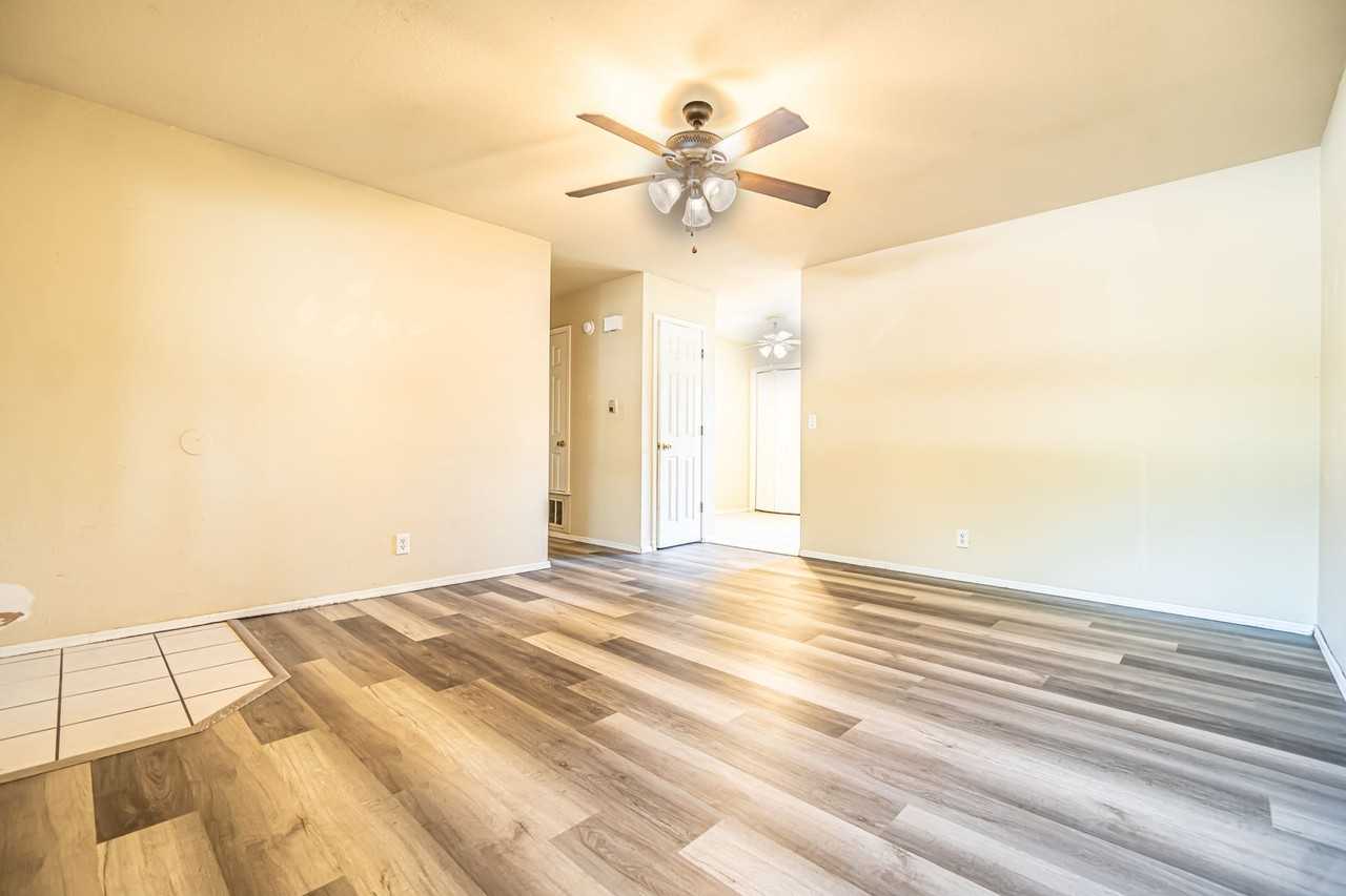 1506 Janda Dr - Photo 3 of 13