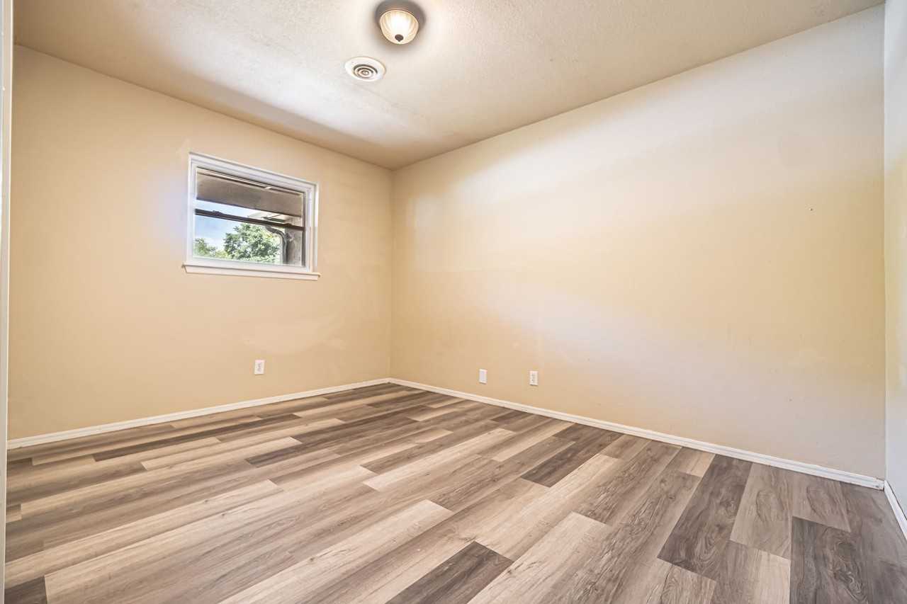 1506 Janda Dr - Photo 7 of 13