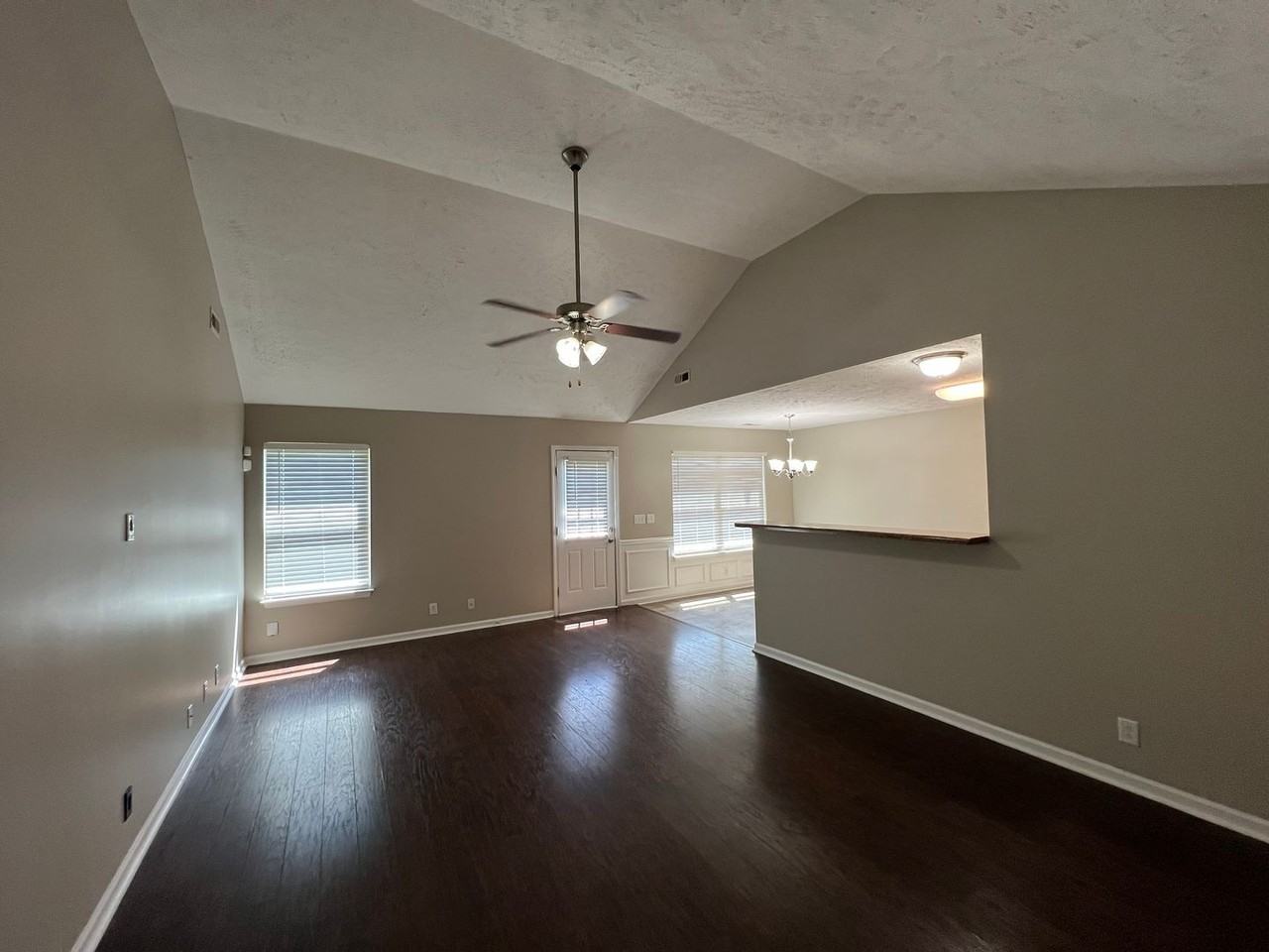 1125 Halverson Dr - Photo 2 of 19