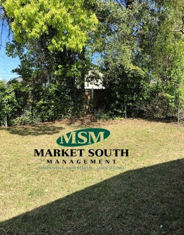 3518 Haslam Ave - Photo 3 of 10