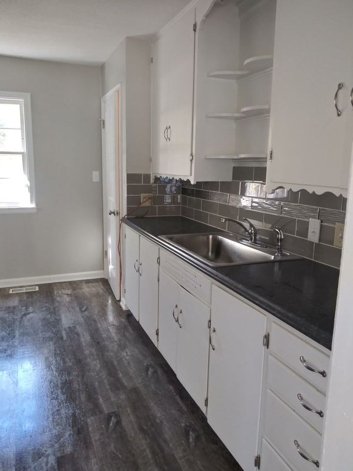 923 N Pershing St - Photo 3 of 8