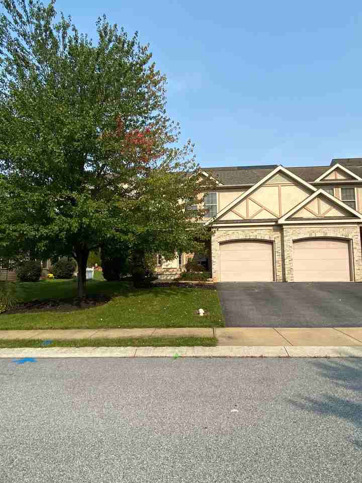 105 Hawk Ln - Photo 2 of 21