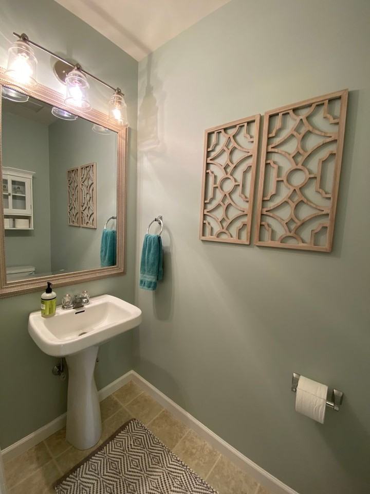 105 Hawk Ln - Photo 4 of 21