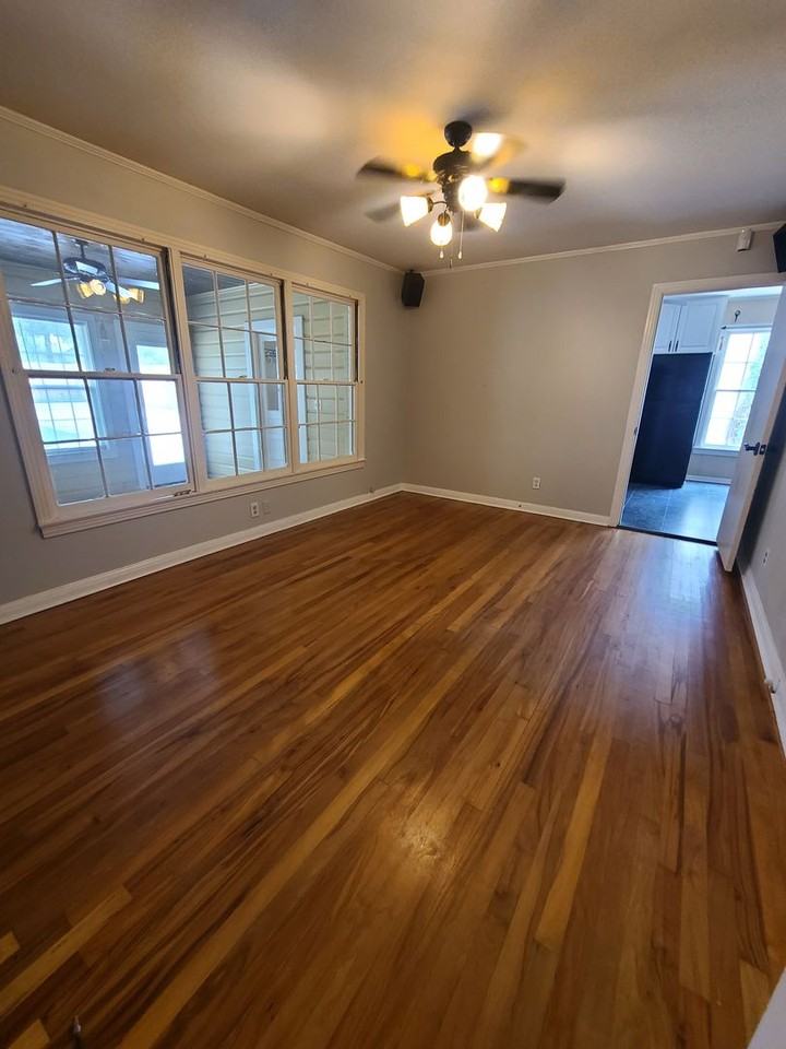 1125 S Wall Ave - Photo 2 of 49