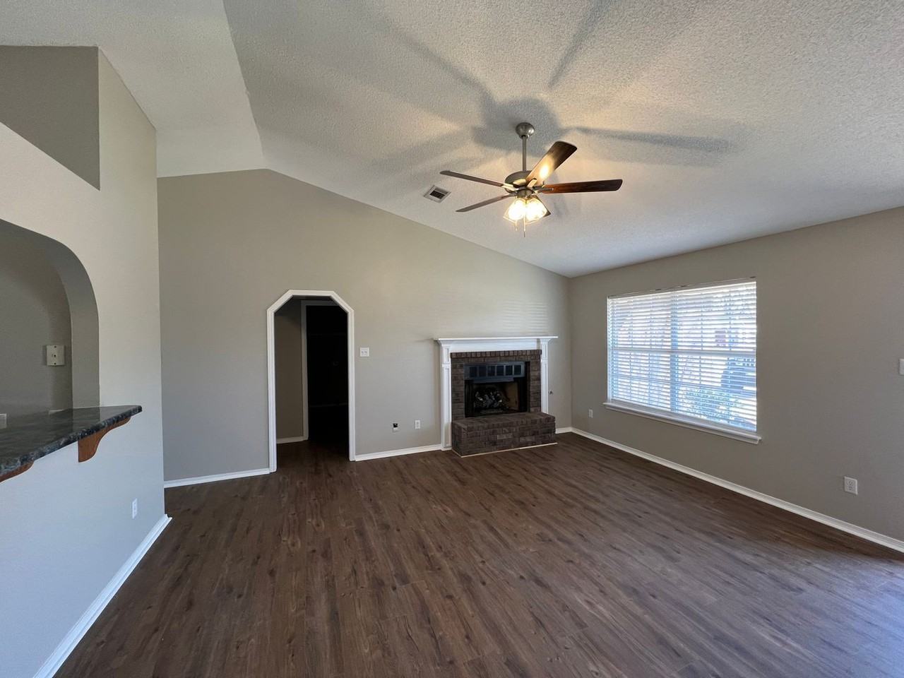 161 Ridgecrest Dr - Photo 3 of 12