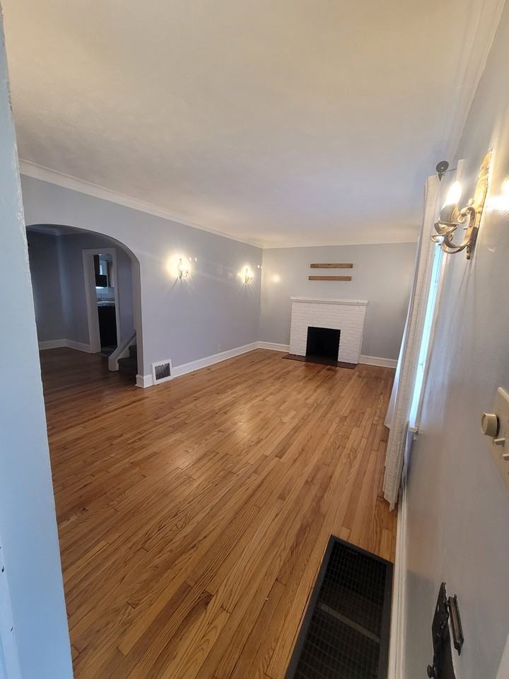 137 N Kingston Rd #NA - Photo 3 of 31