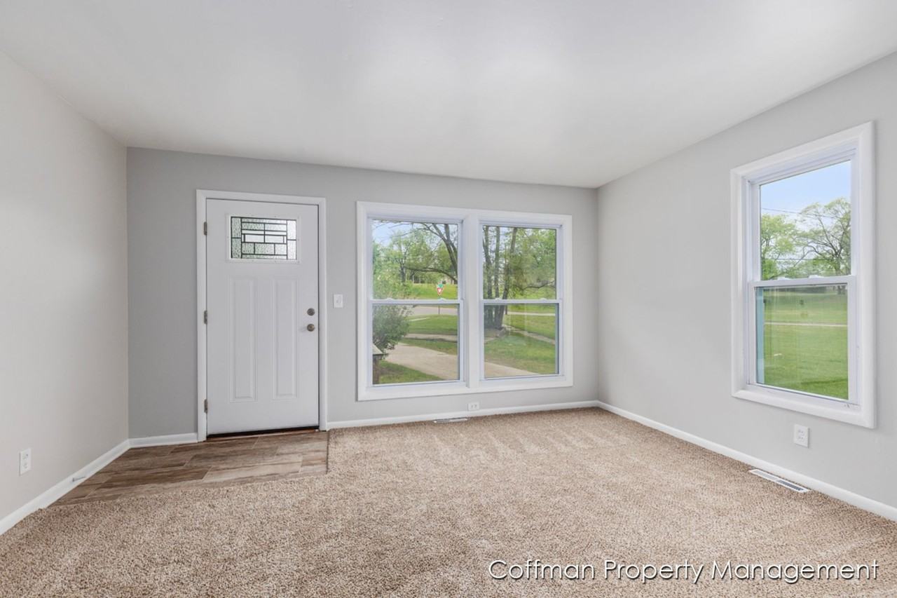 2608 Poe Ave Sw - Photo 3 of 20