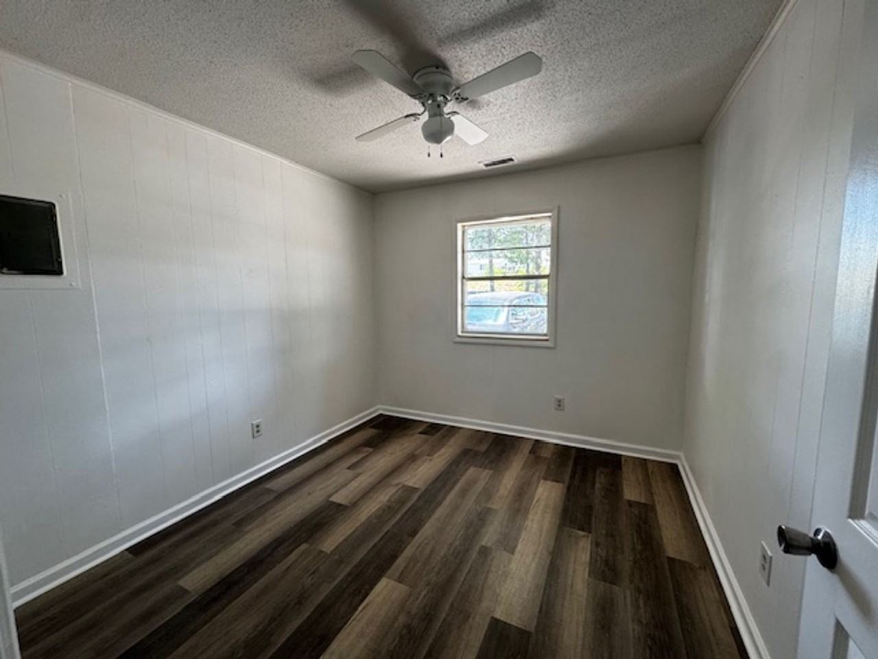 968 Cedar Springs Rd Se - Photo 6 of 9