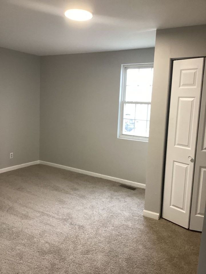 707 East 7th Street - Photo 4 of 15