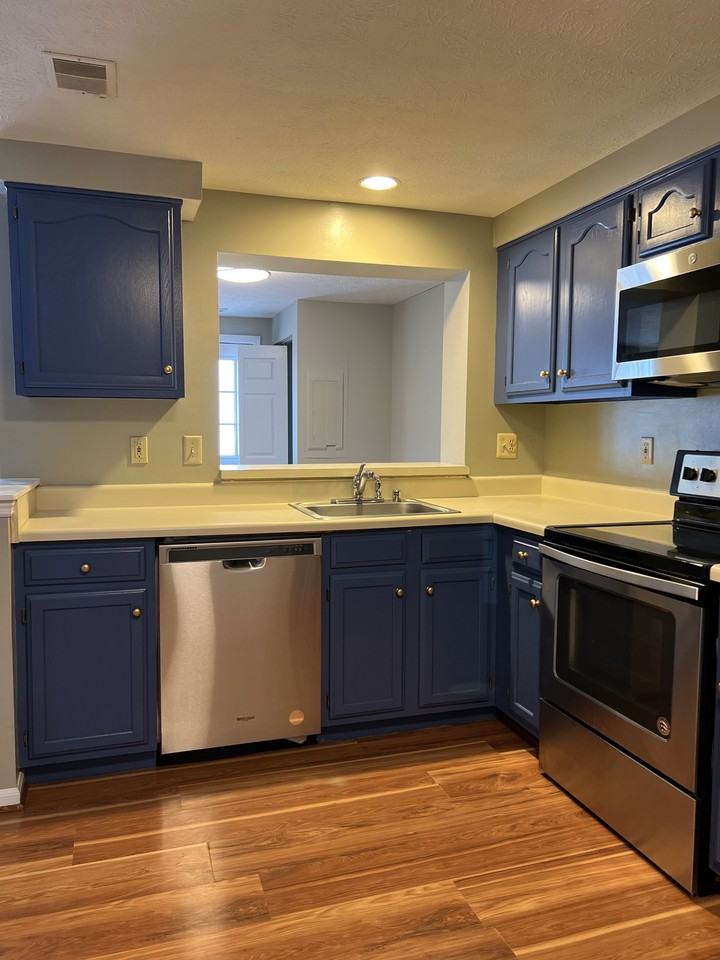 561 Cascade Way #NA - Photo 2 of 7