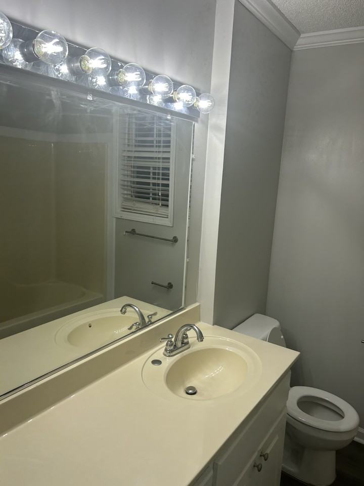 627 Noojin St Sw #NA - Photo 3 of 12