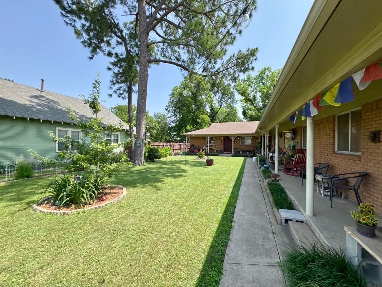 419 W Sycamore Street - Photo 2 of 19