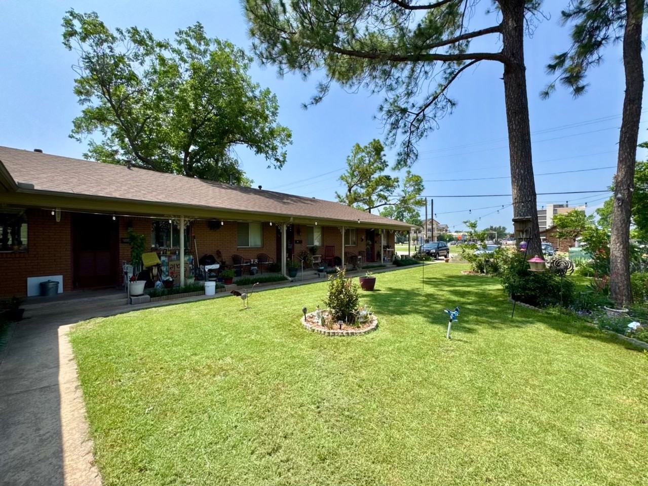 419 W Sycamore Street - Photo 3 of 19