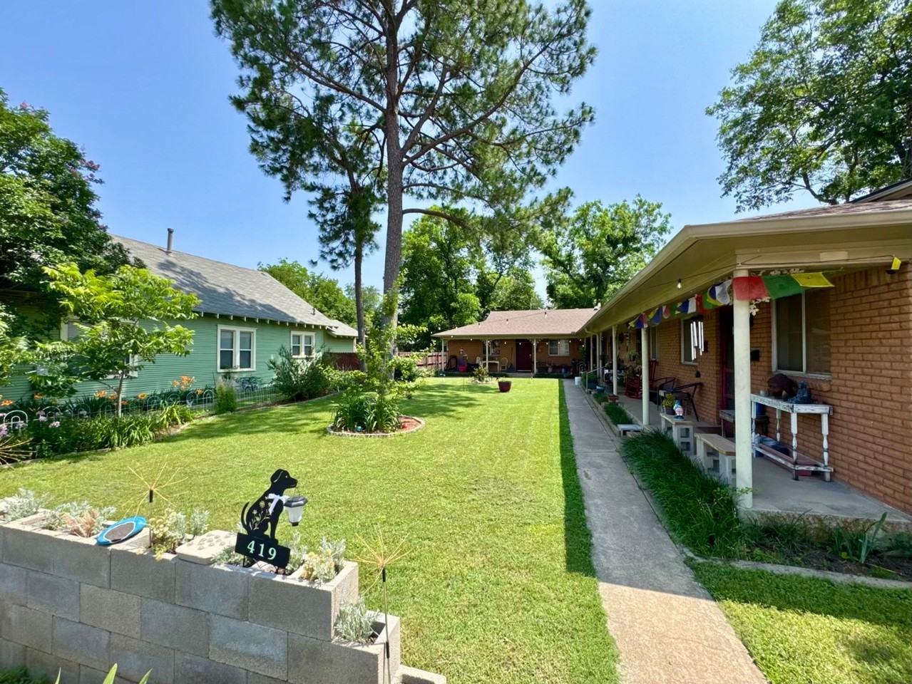 419 W Sycamore Street - Photo 5 of 19