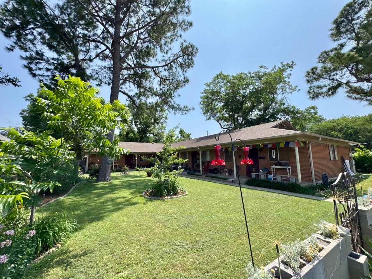 419 W Sycamore Street - Photo 6 of 19