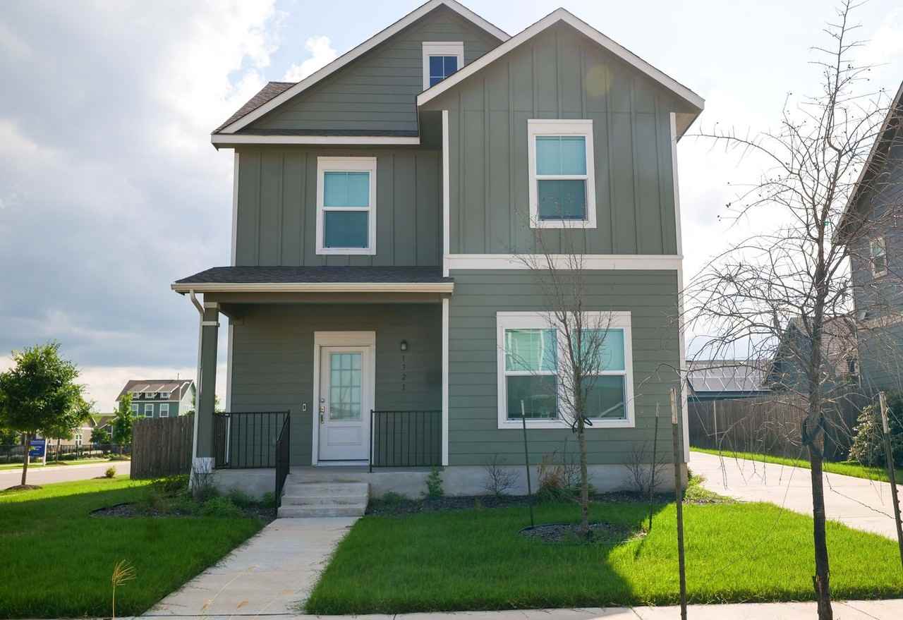1321 Weatherford Ln - Photo 3 of 33