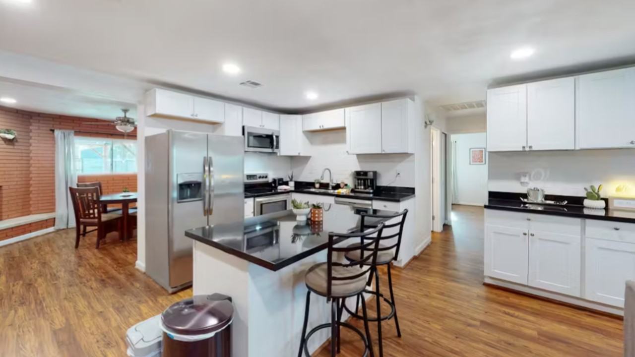 6241 S 14th Pl #NA - Photo 3 of 21
