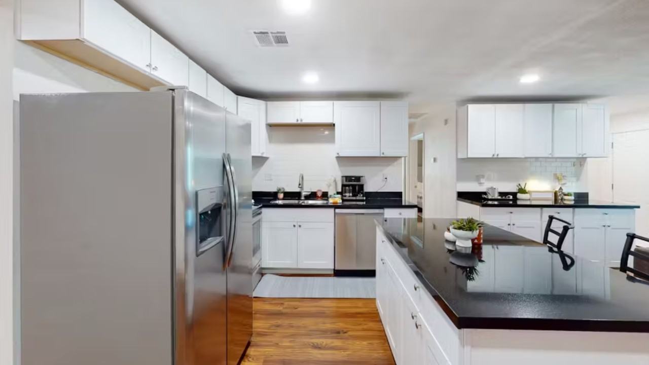 6241 S 14th Pl #NA - Photo 4 of 21