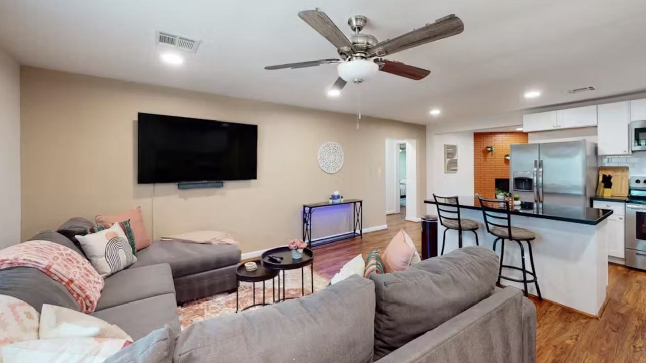 6241 S 14th Pl #NA - Photo 5 of 21