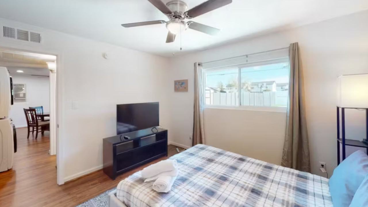 6241 S 14th Pl #NA - Photo 7 of 21