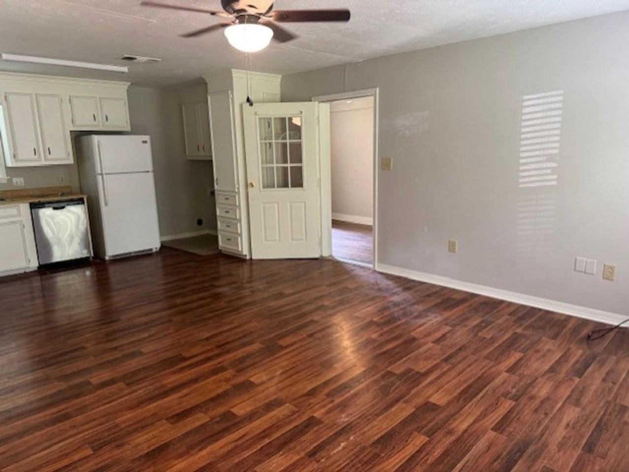 1460 May Ave - Photo 3 of 13