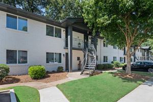 featured image of 245 Candler Rd Se