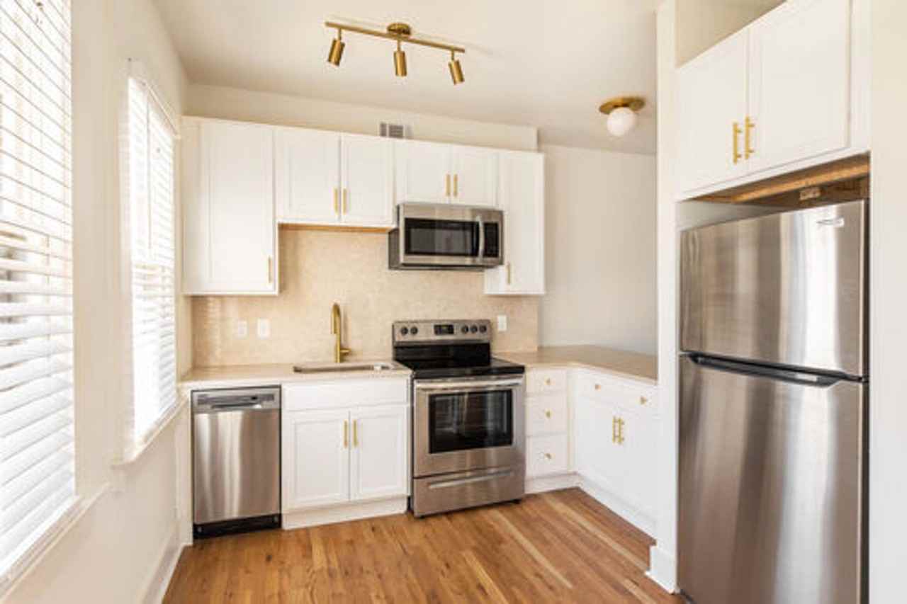 449 E. Ponce - Photo 4 of 32