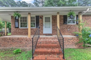 featured image of 833 S Wingate St