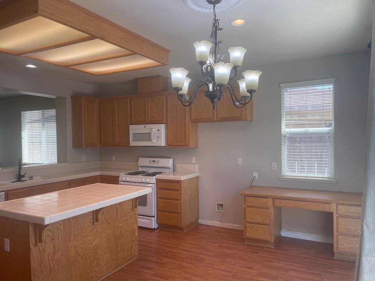 1517 Swallow Tail Ln - Photo 7 of 24