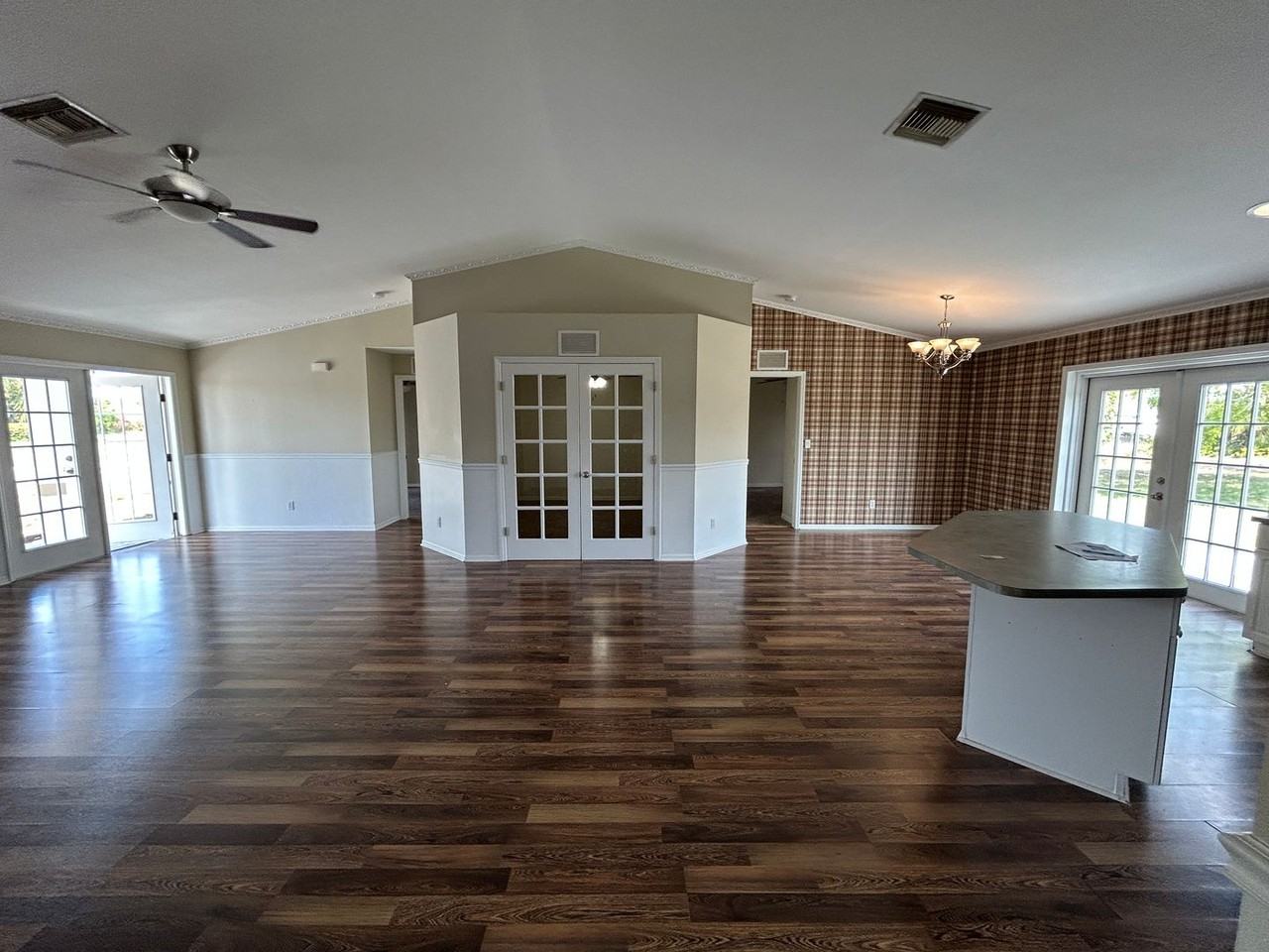 2301 Ne 35th St - Photo 5 of 26