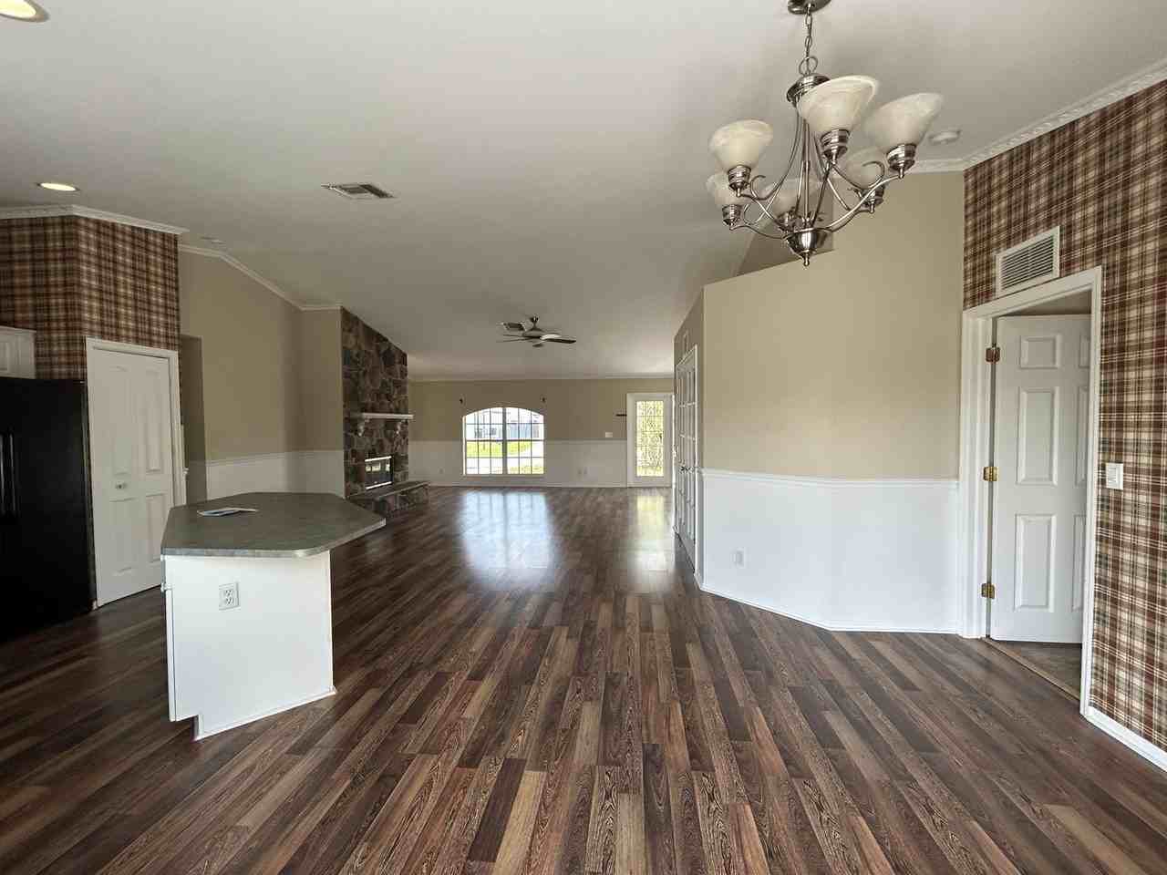 2301 Ne 35th St - Photo 6 of 26