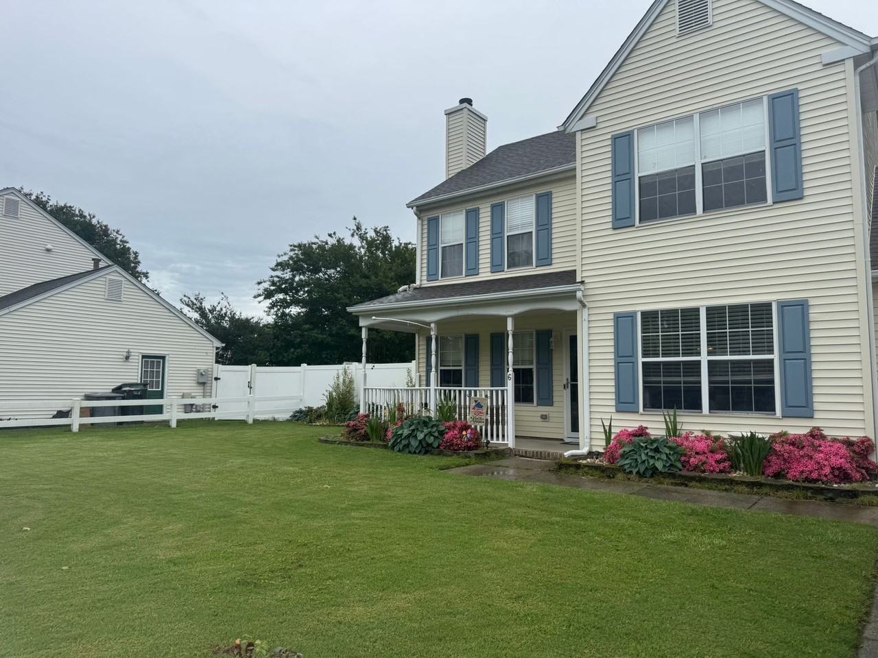 6 Old Pond Ct - Photo 2 of 38