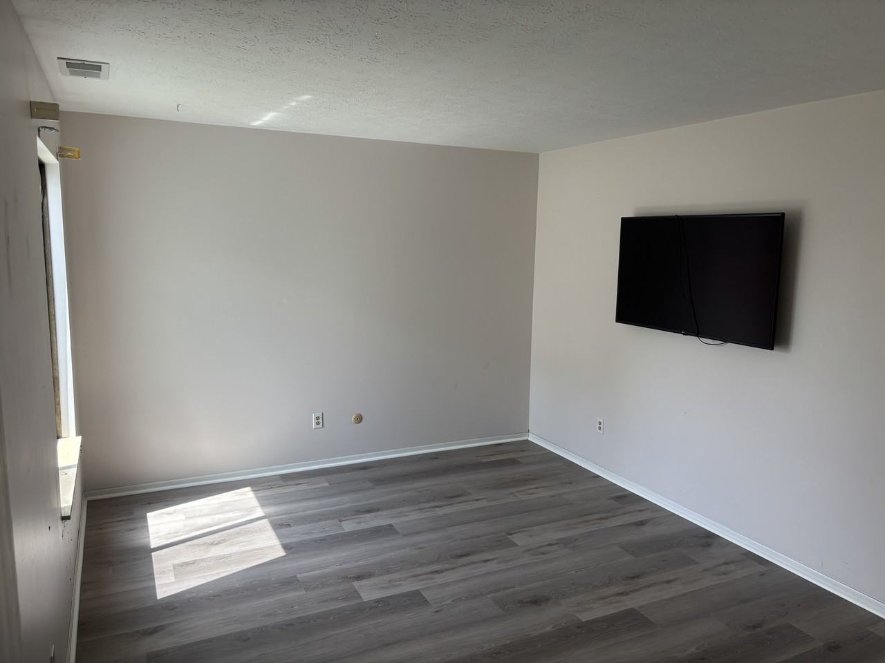250 Deepwood Dr #250 - Photo 3 of 9