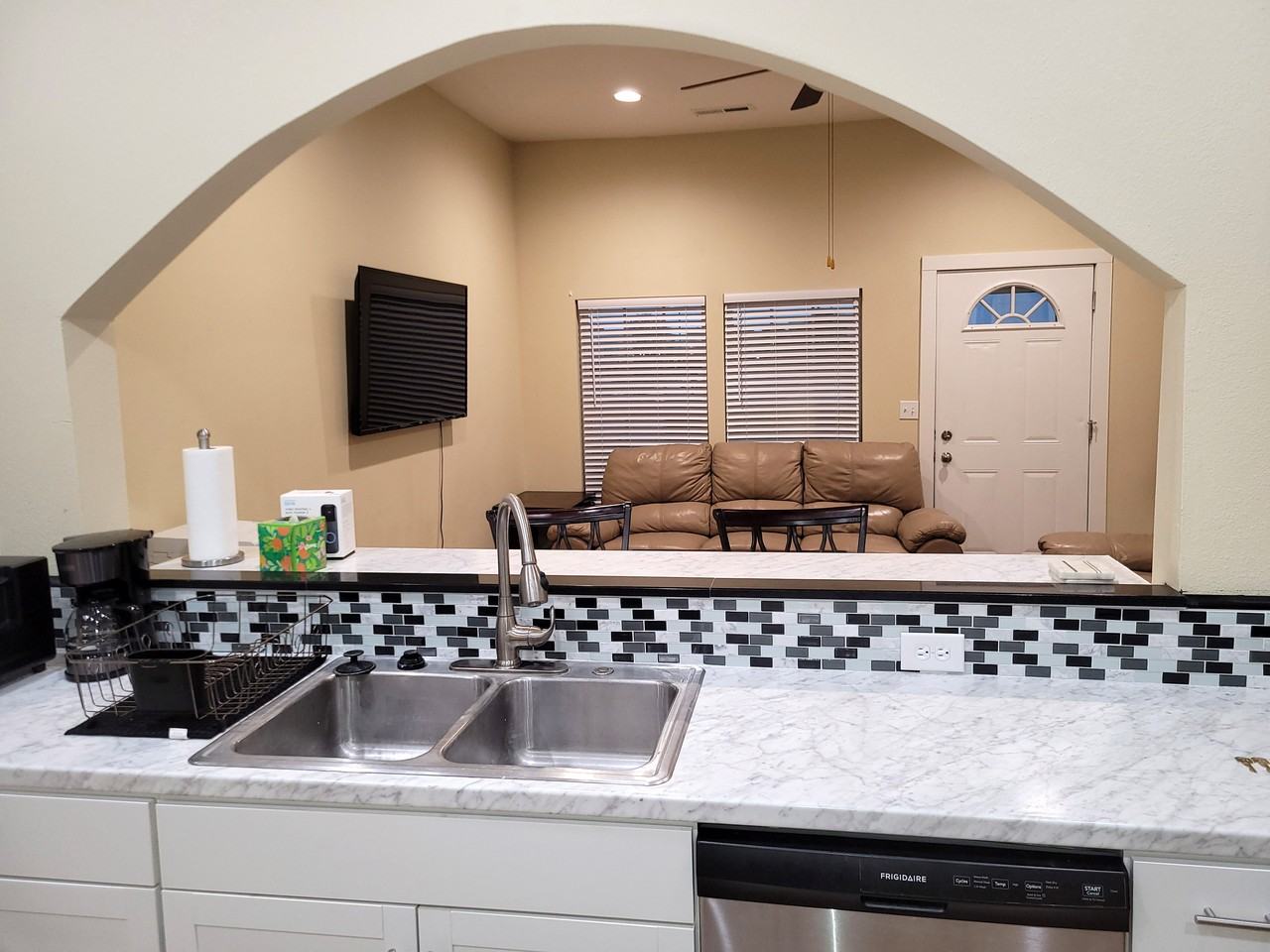 800 North National Avenue - Photo 3 of 16