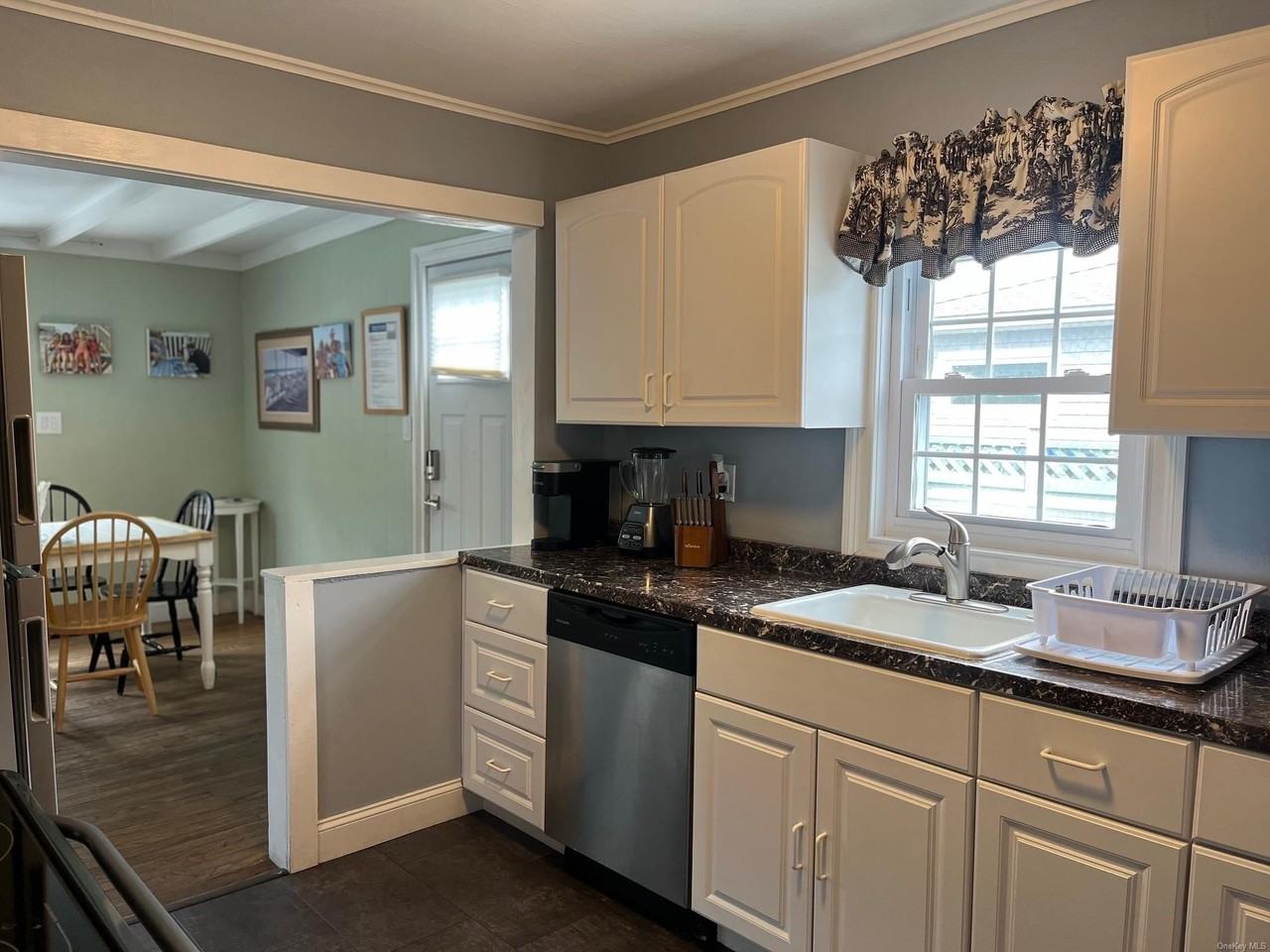 804 Evergreen Walk - Photo 5 of 13