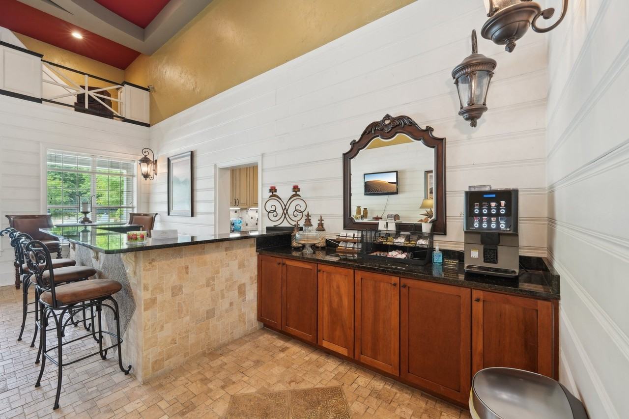 Stillwood Farms Apartments at Newnan - Photo 4 of 37