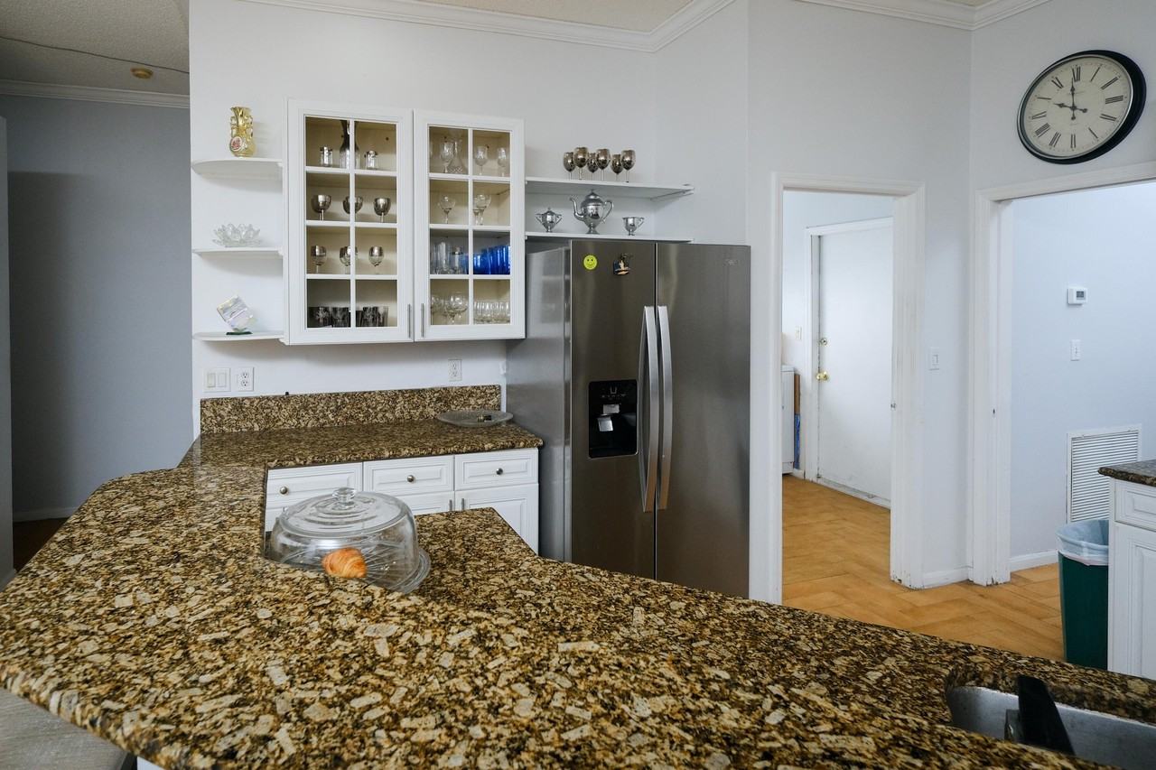 12795 Kingsway Road - Photo 5 of 40