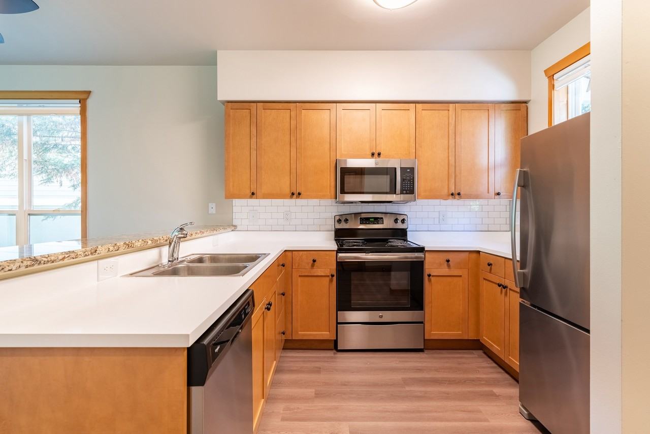 Pacific Pointe - Photo 3 of 36