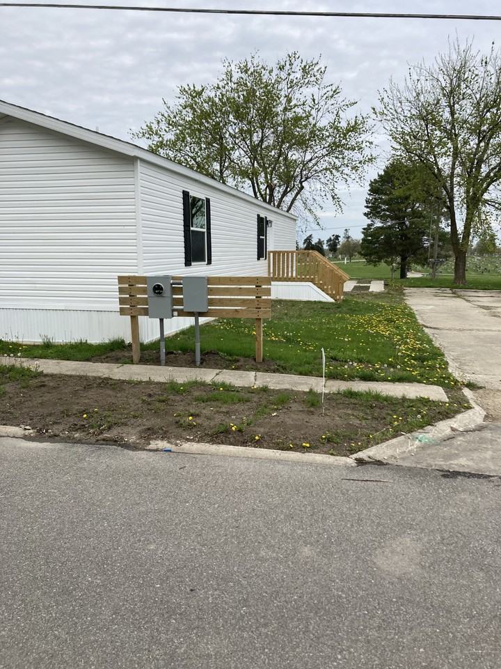 Bloomfield MHP - Photo 2 of 22