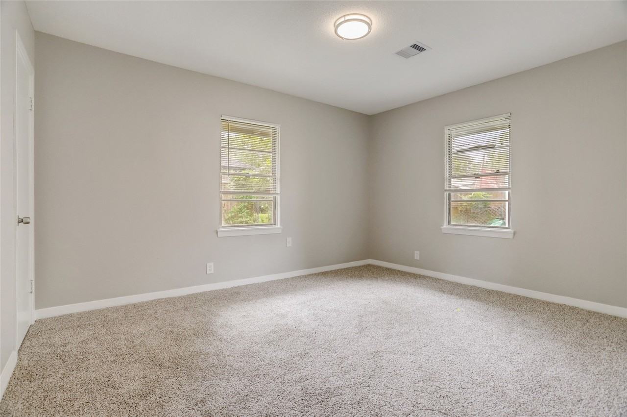 6306 Reed Rd - Photo 5 of 11