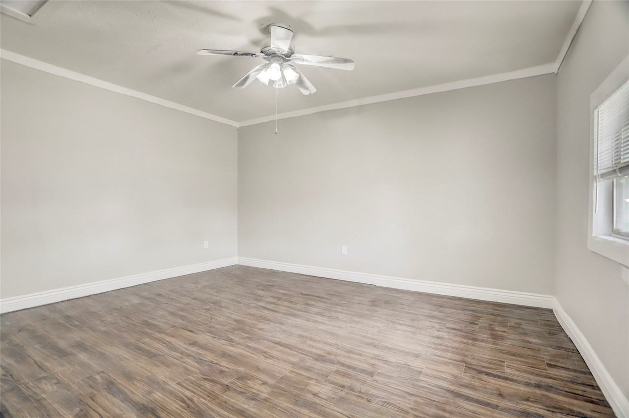 6306 Reed Rd - Photo 7 of 11