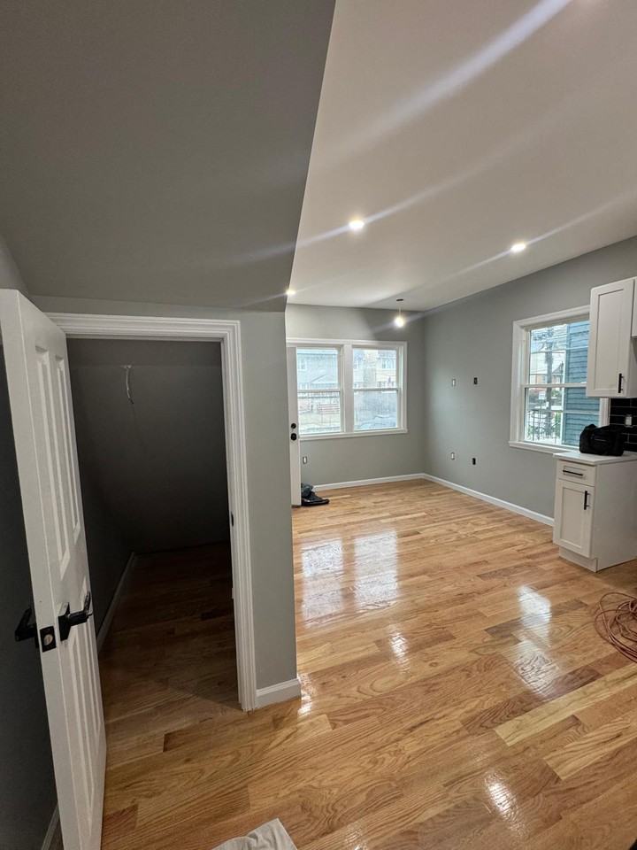 1056 Kilsyth Rd - Photo 2 of 13