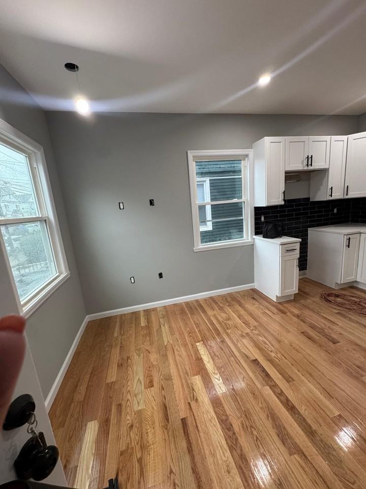 1056 Kilsyth Rd - Photo 3 of 13